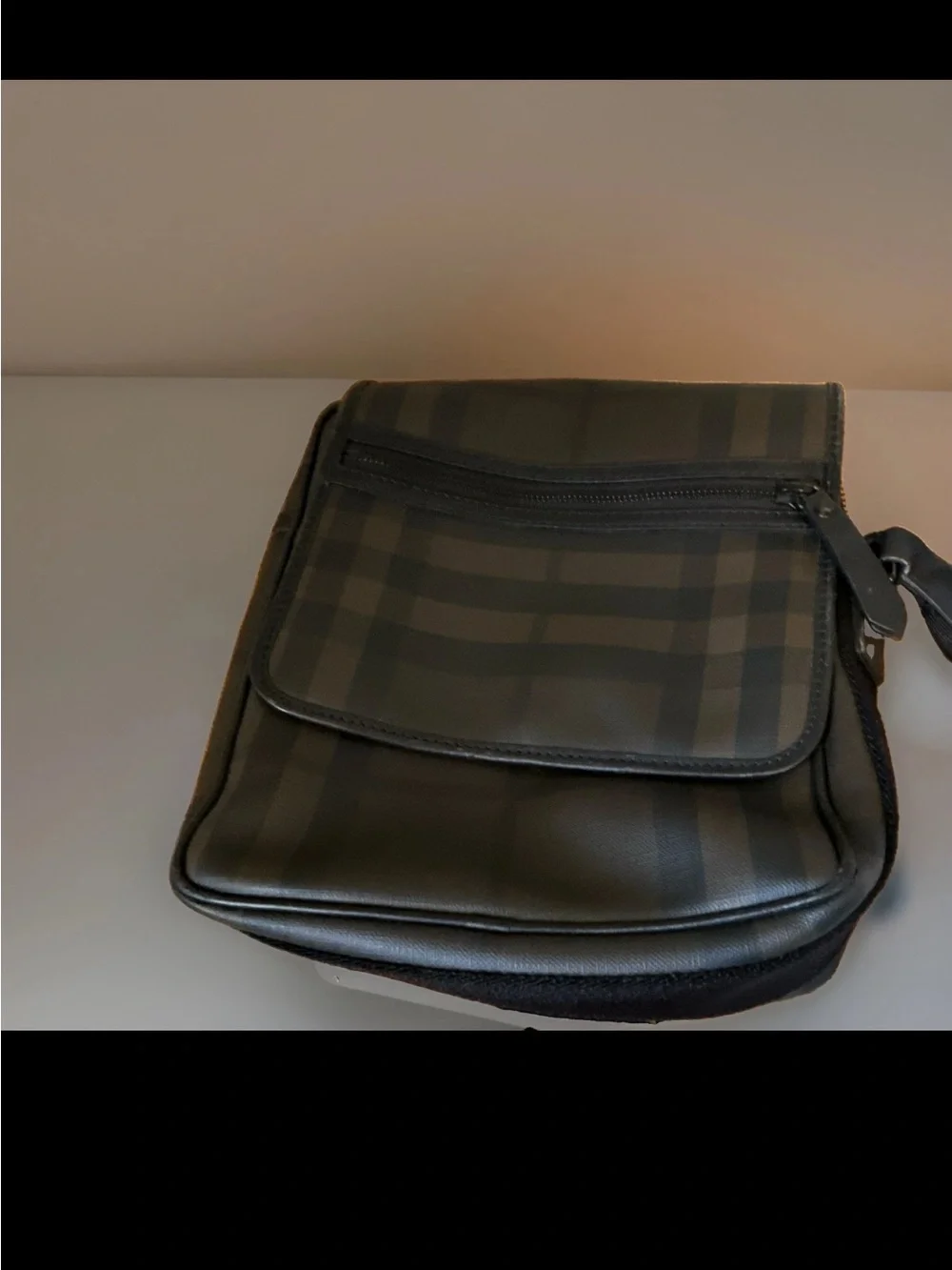 Burberry compact crossbody